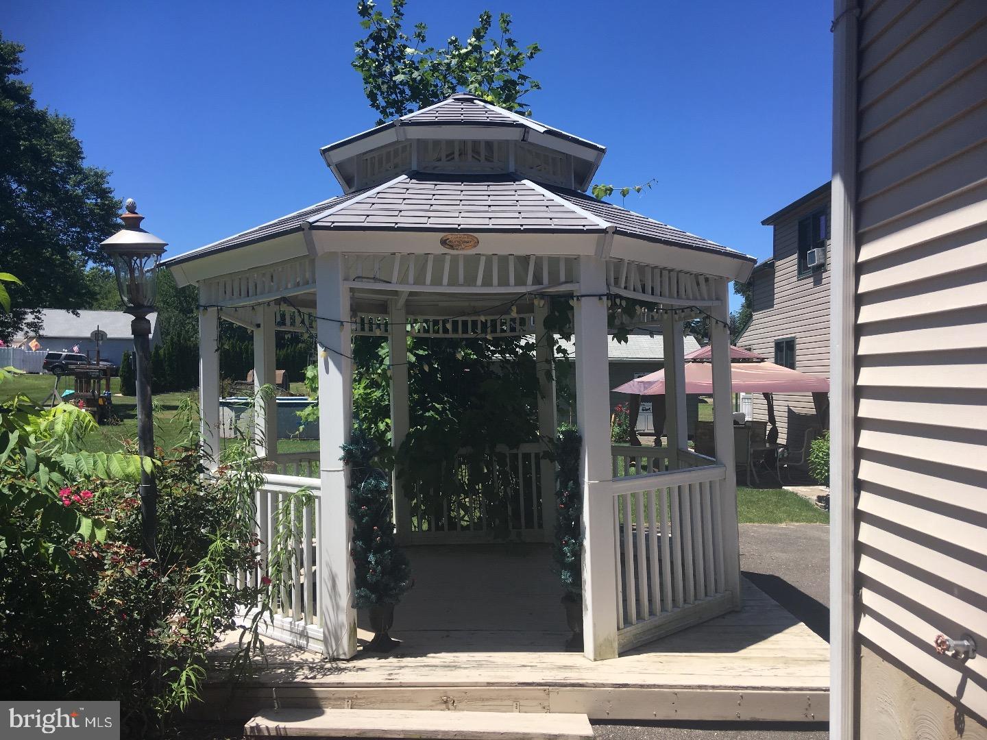 HOMETOWN - Residential