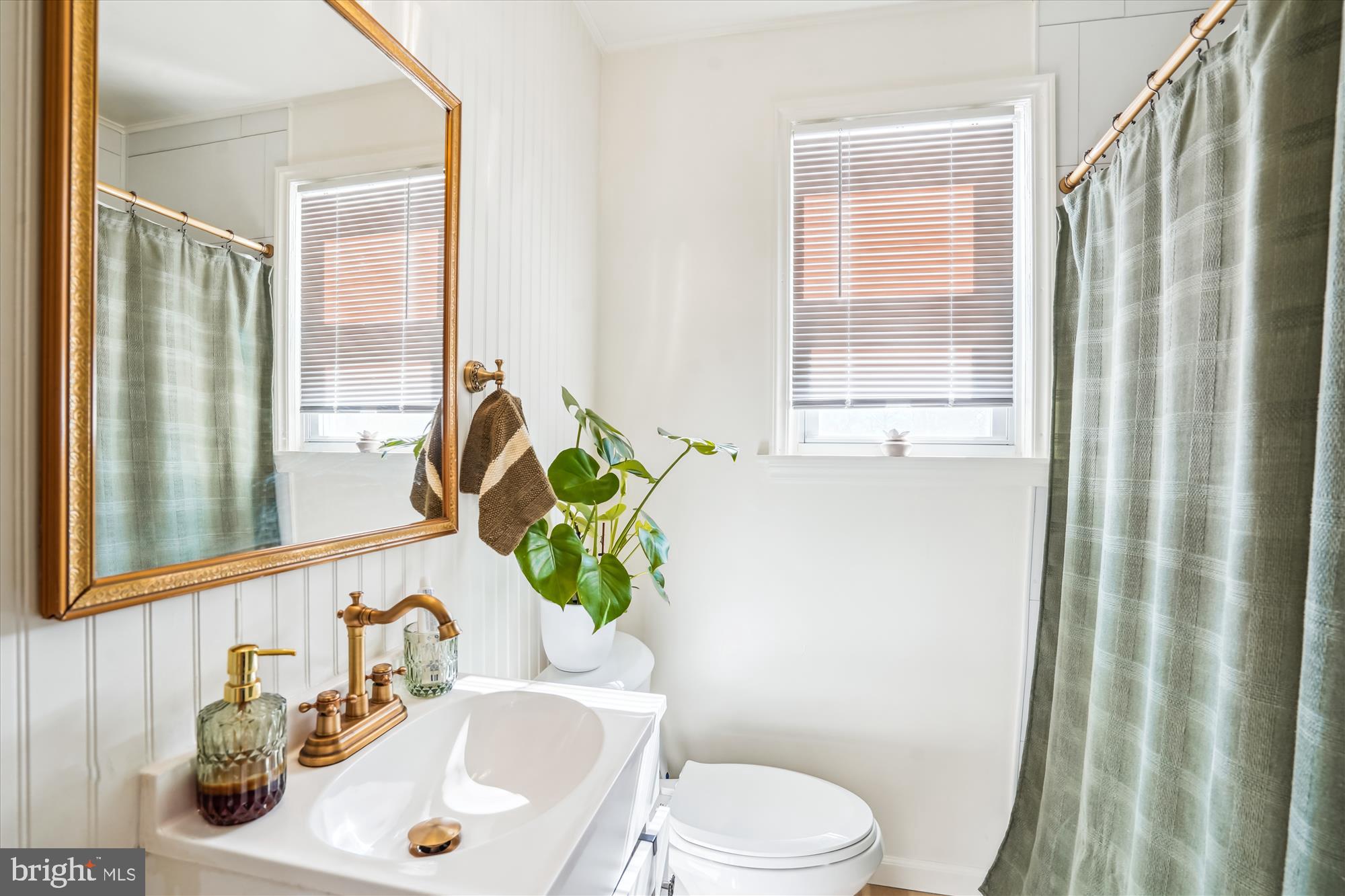 HOLLYWOOD PARK - Residential