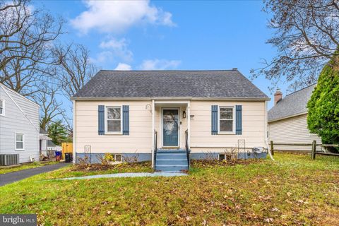 Photo of 605 Rosemere Avenue, SILVER SPRING, MD 20904 (MLS # MDMC2206438)