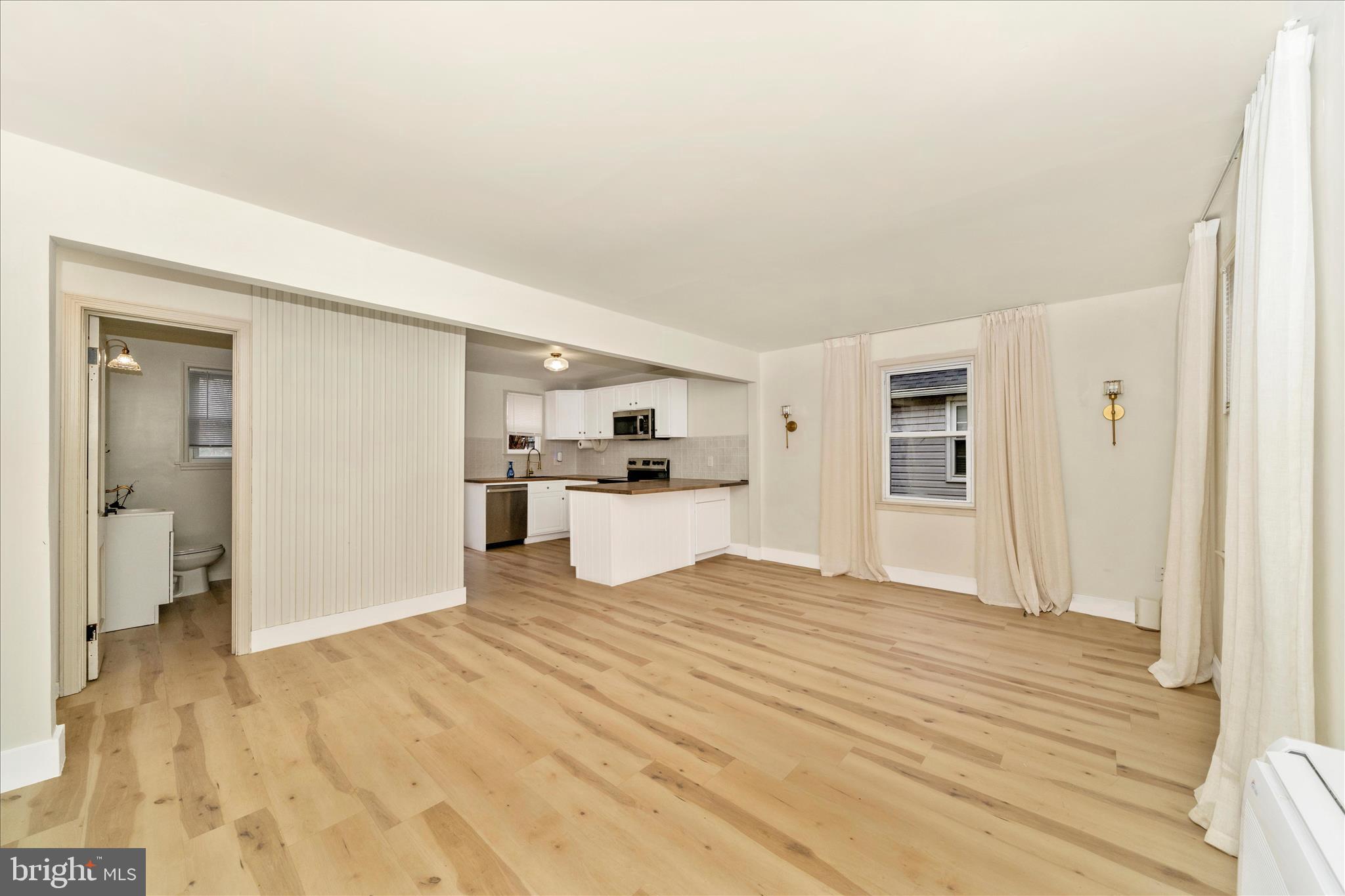 HOLLYWOOD PARK - Residential