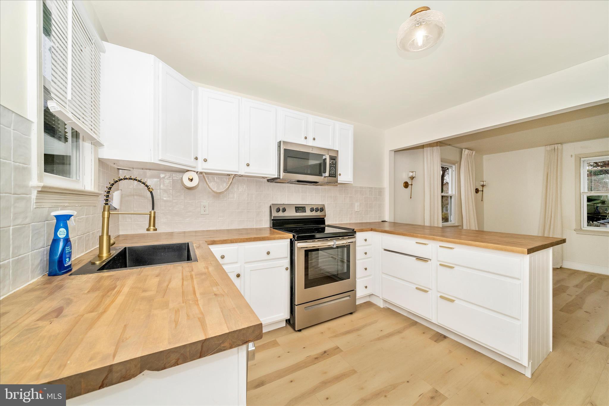 HOLLYWOOD PARK - Residential