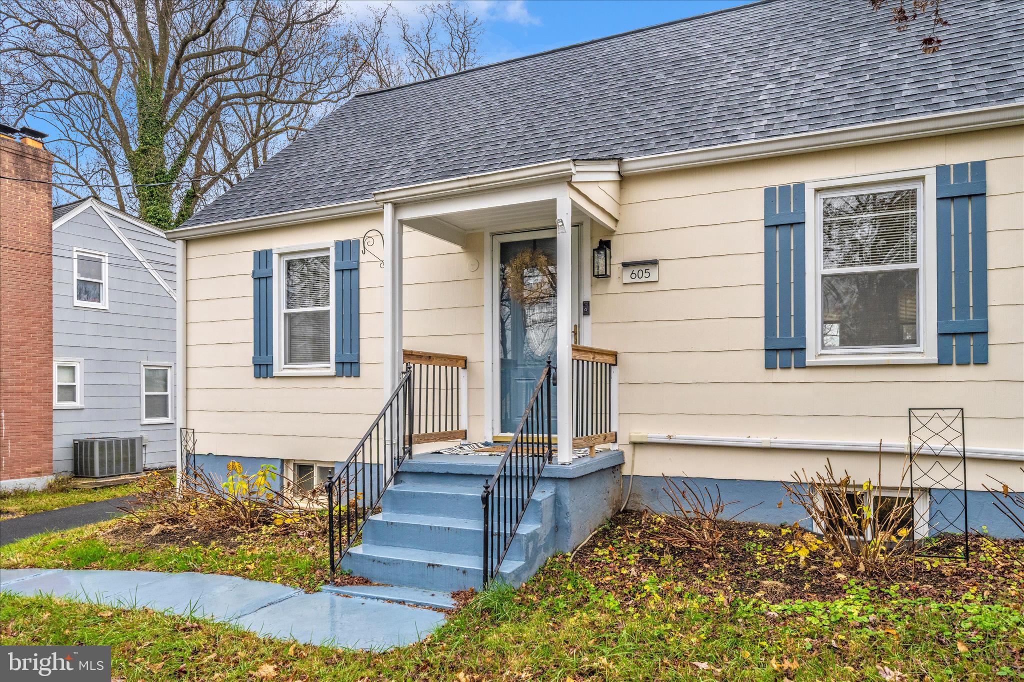 HOLLYWOOD PARK - Residential