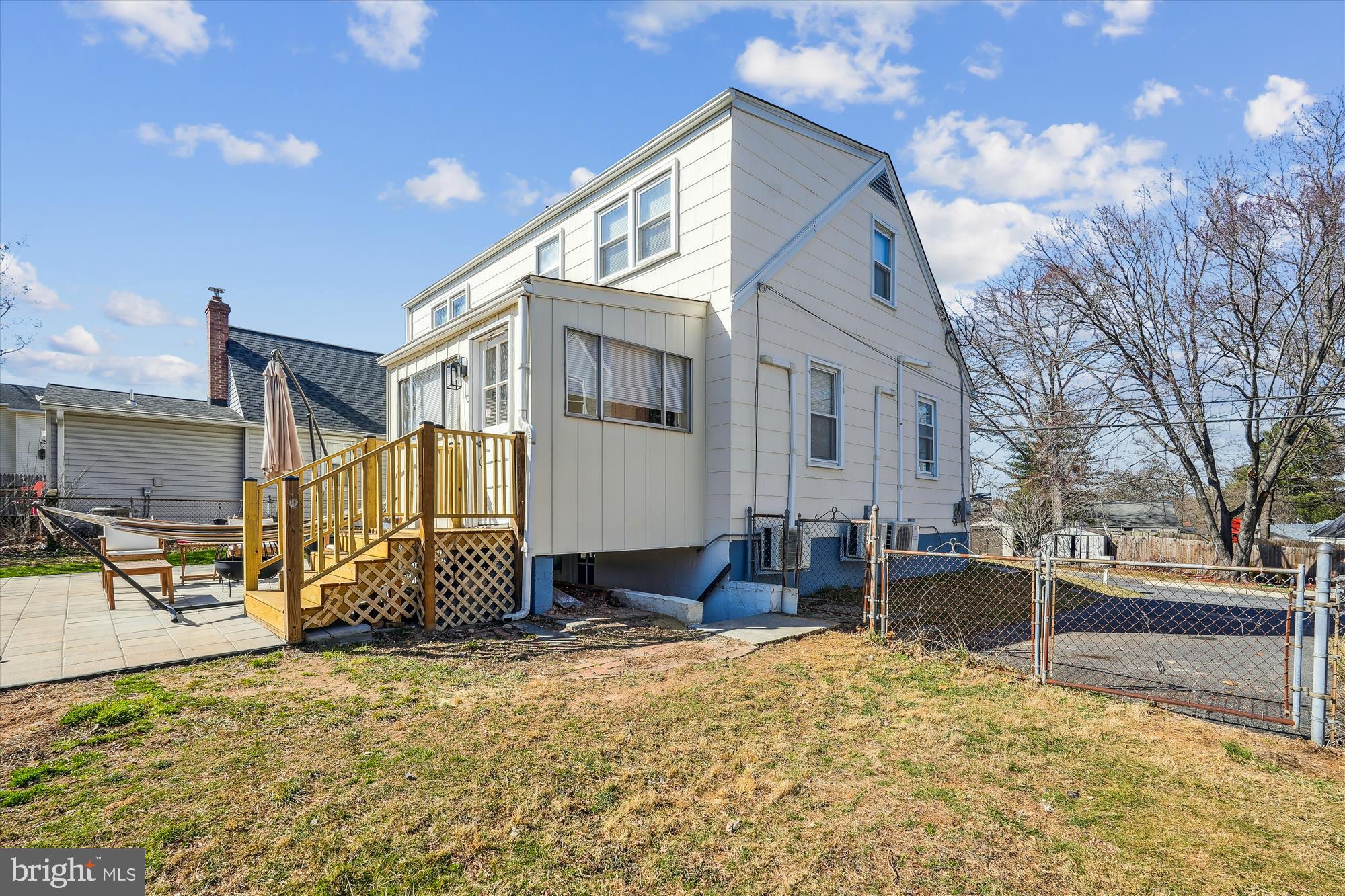 HOLLYWOOD PARK - Residential