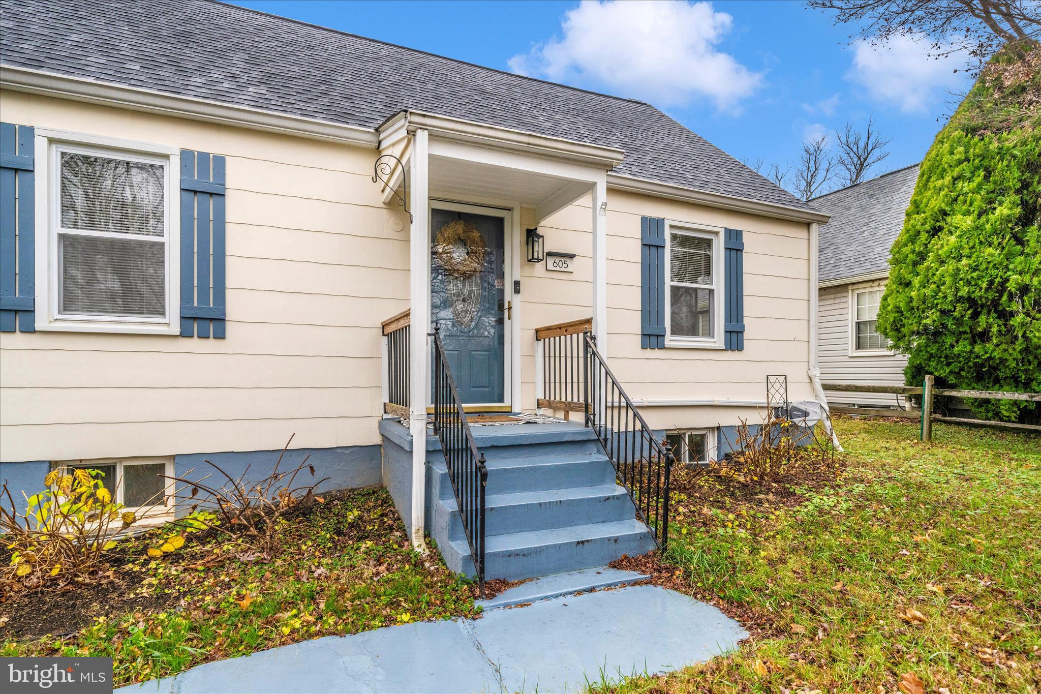 HOLLYWOOD PARK - Residential