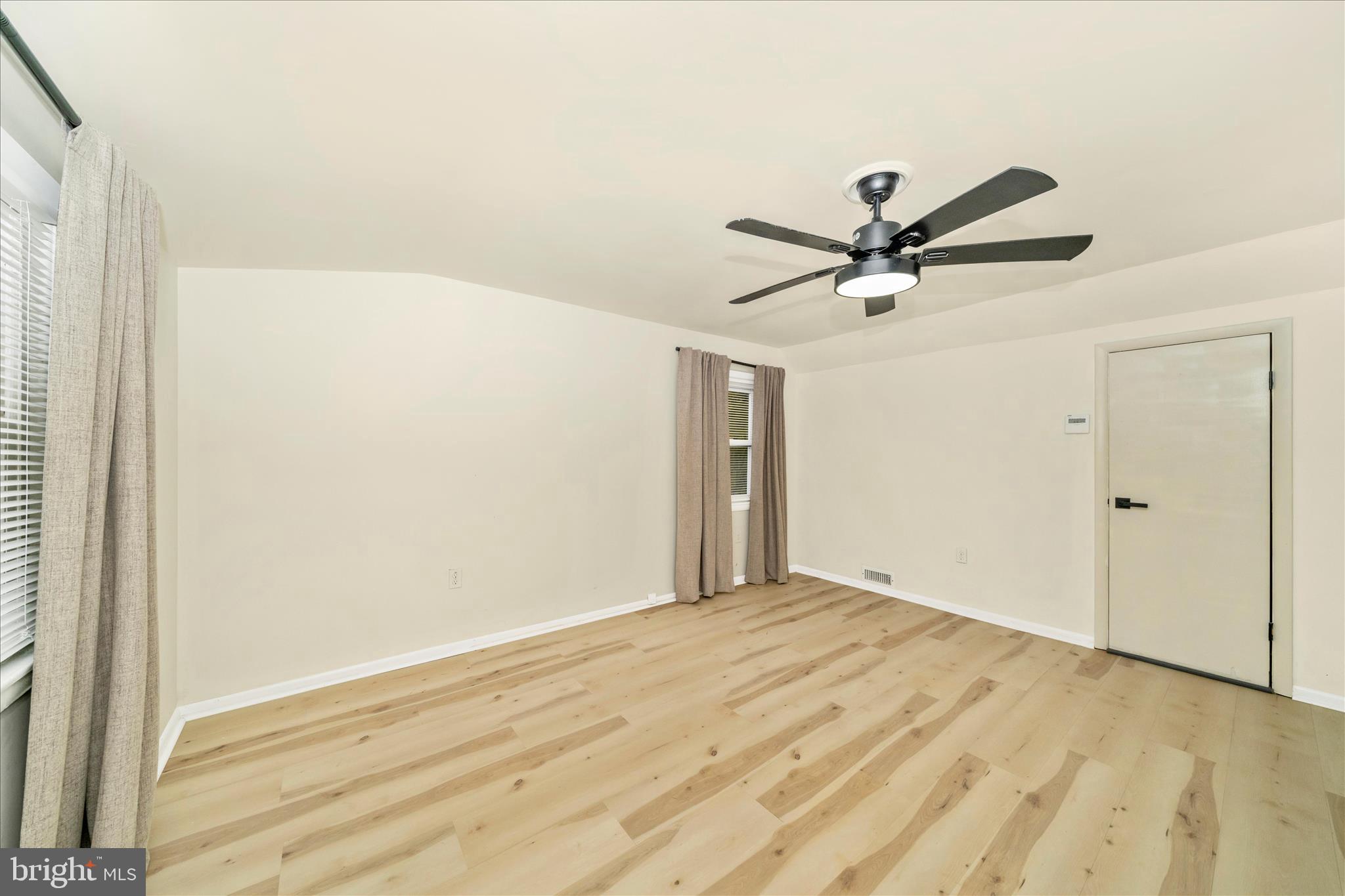 HOLLYWOOD PARK - Residential