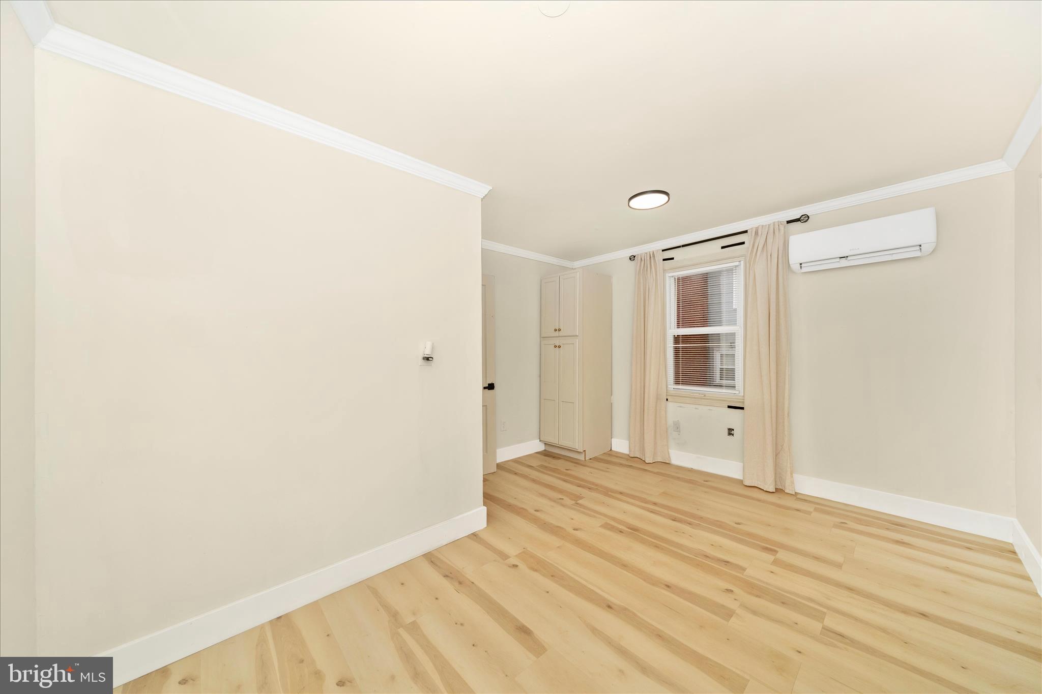 HOLLYWOOD PARK - Residential