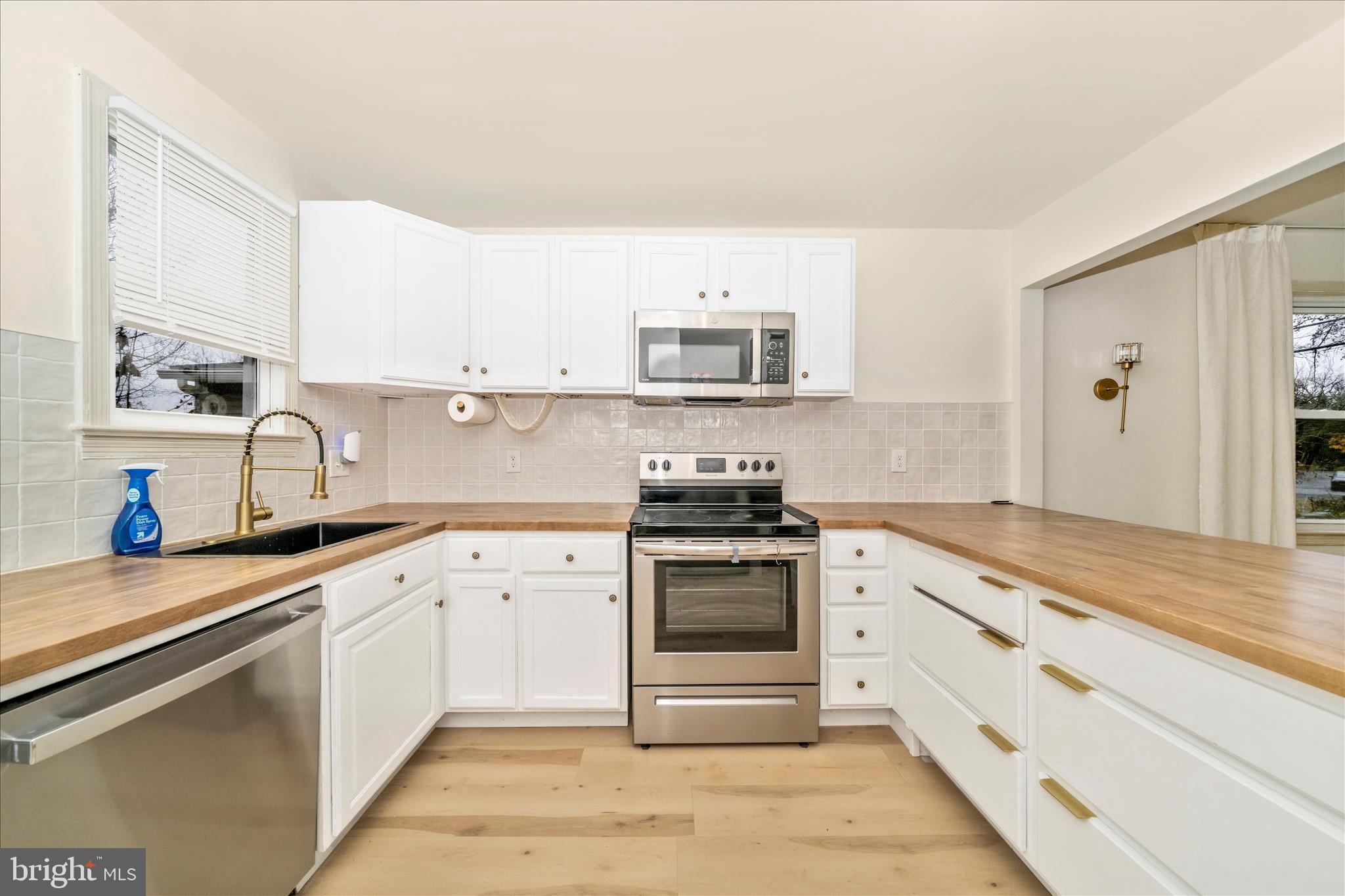 HOLLYWOOD PARK - Residential