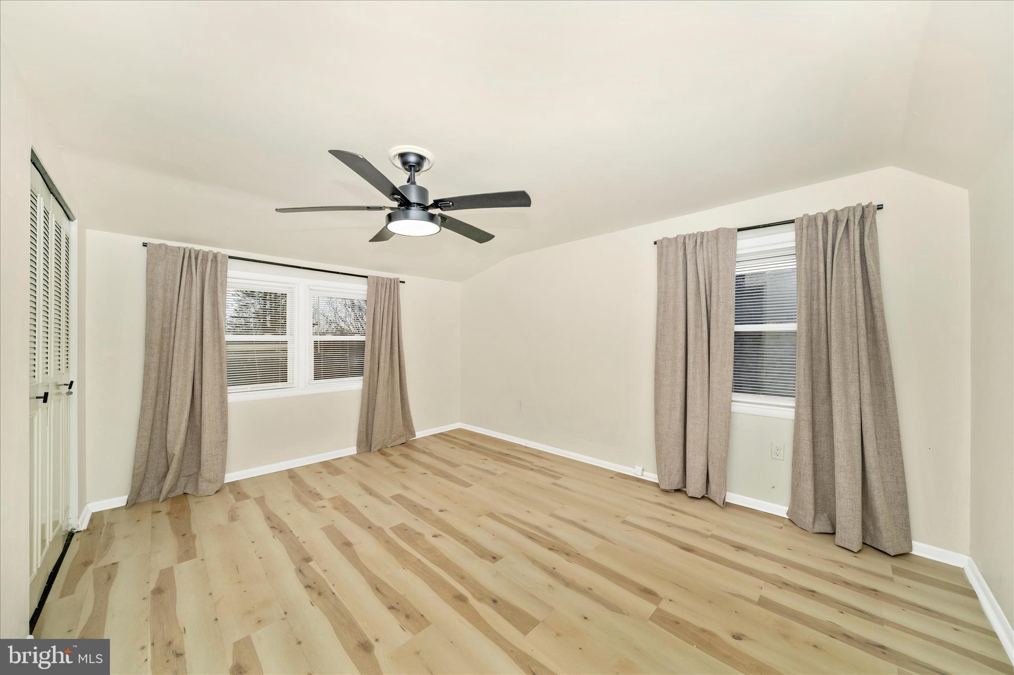 HOLLYWOOD PARK - Residential