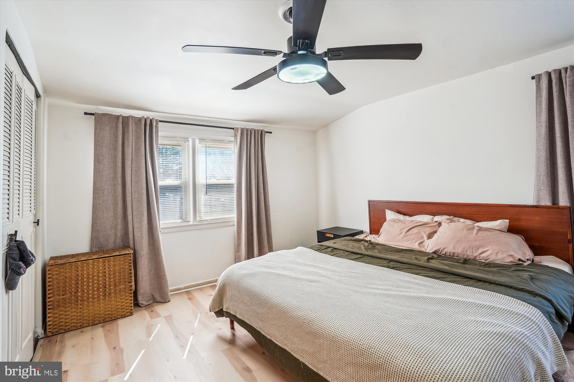 HOLLYWOOD PARK - Residential