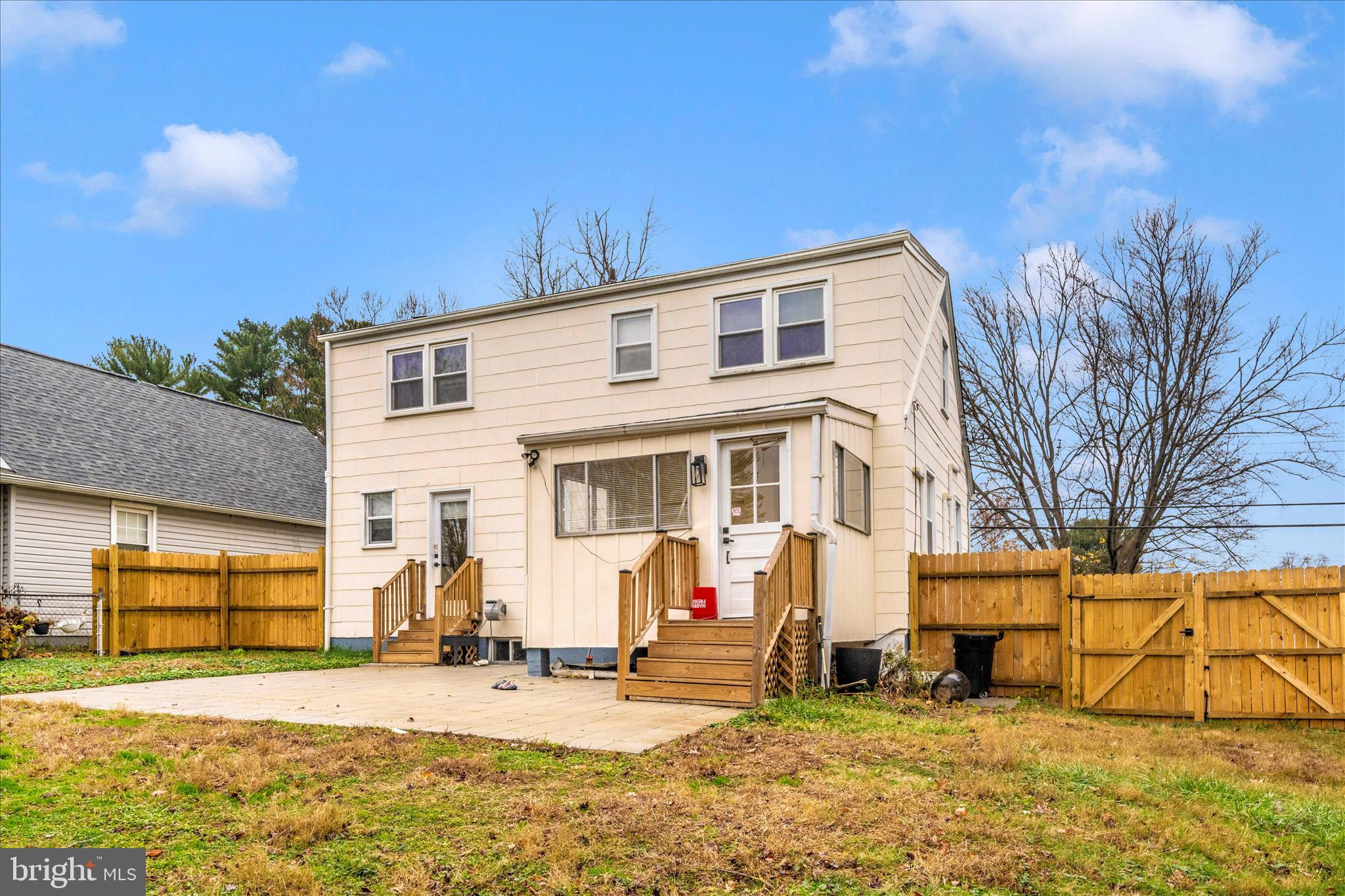 HOLLYWOOD PARK - Residential