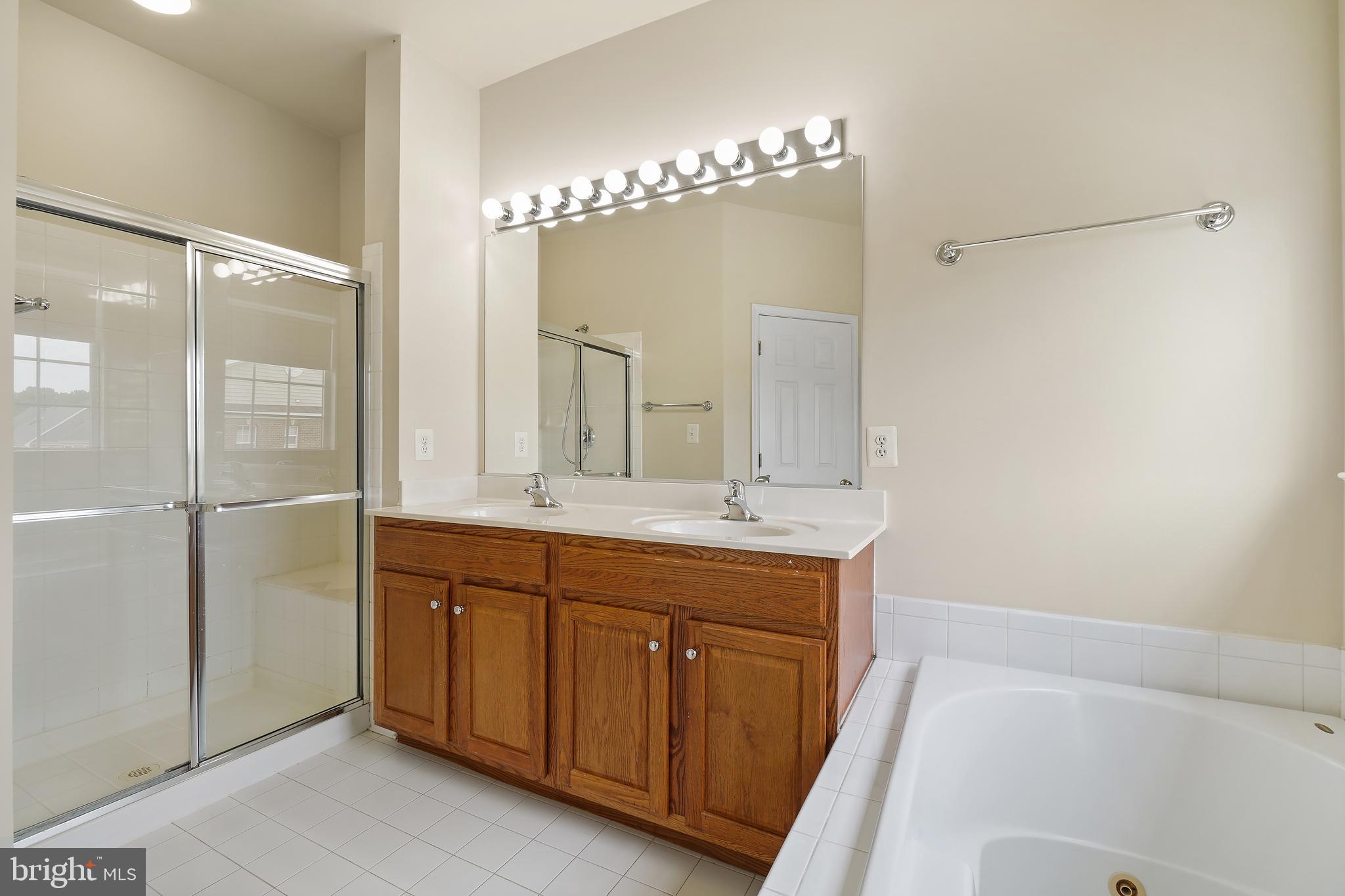 RETREAT AT FAIRWOOD TOWN - Residential