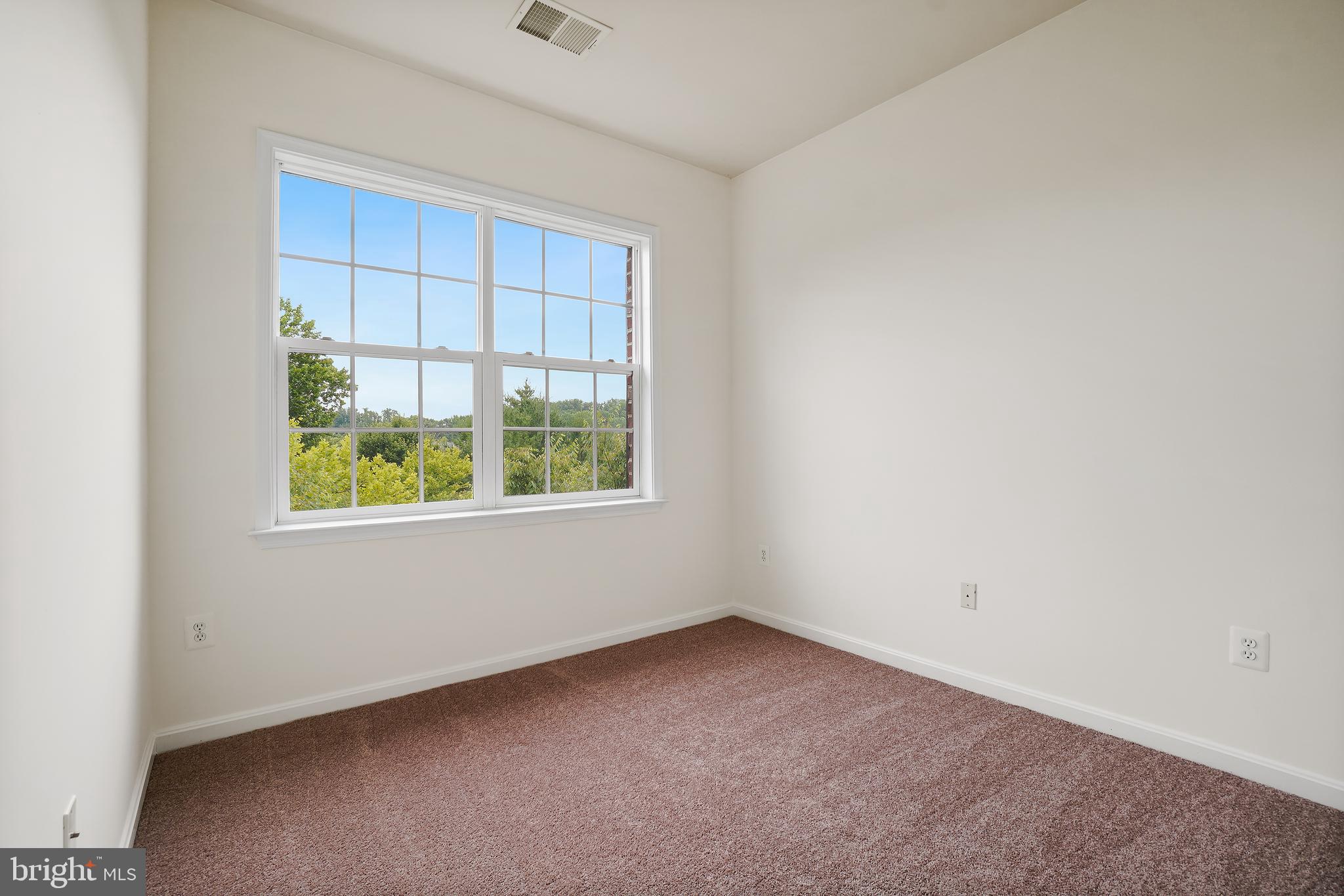 RETREAT AT FAIRWOOD TOWN - Residential