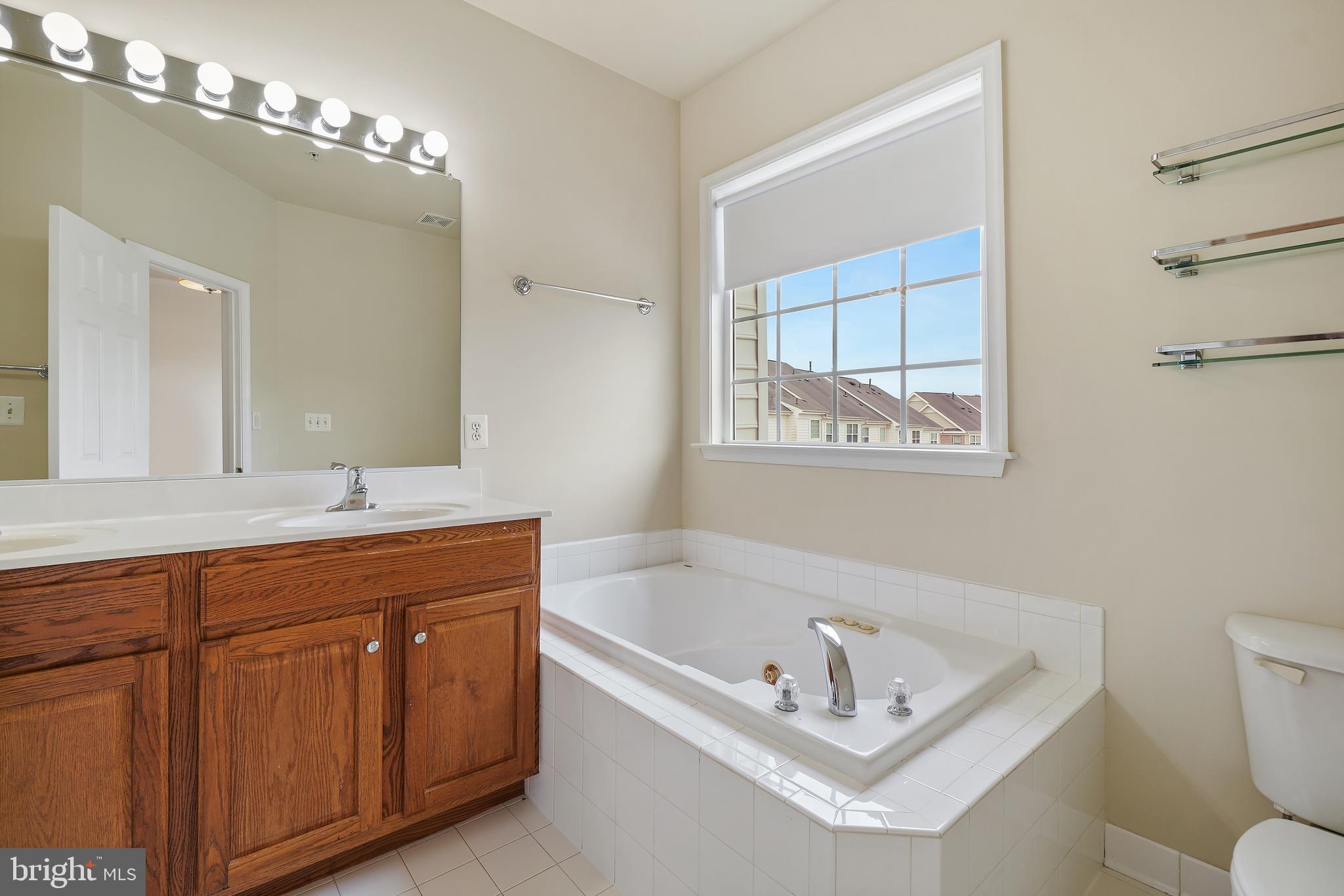 RETREAT AT FAIRWOOD TOWN - Residential