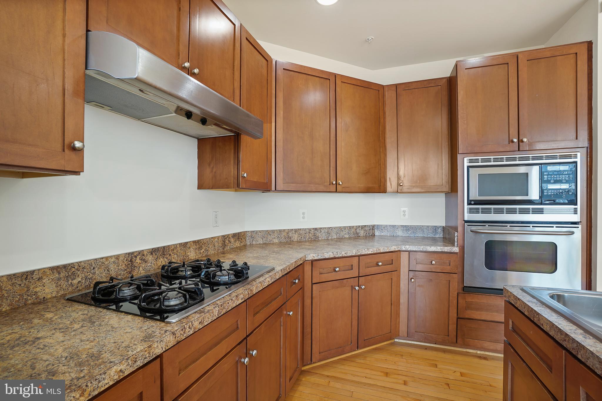 RETREAT AT FAIRWOOD TOWN - Residential