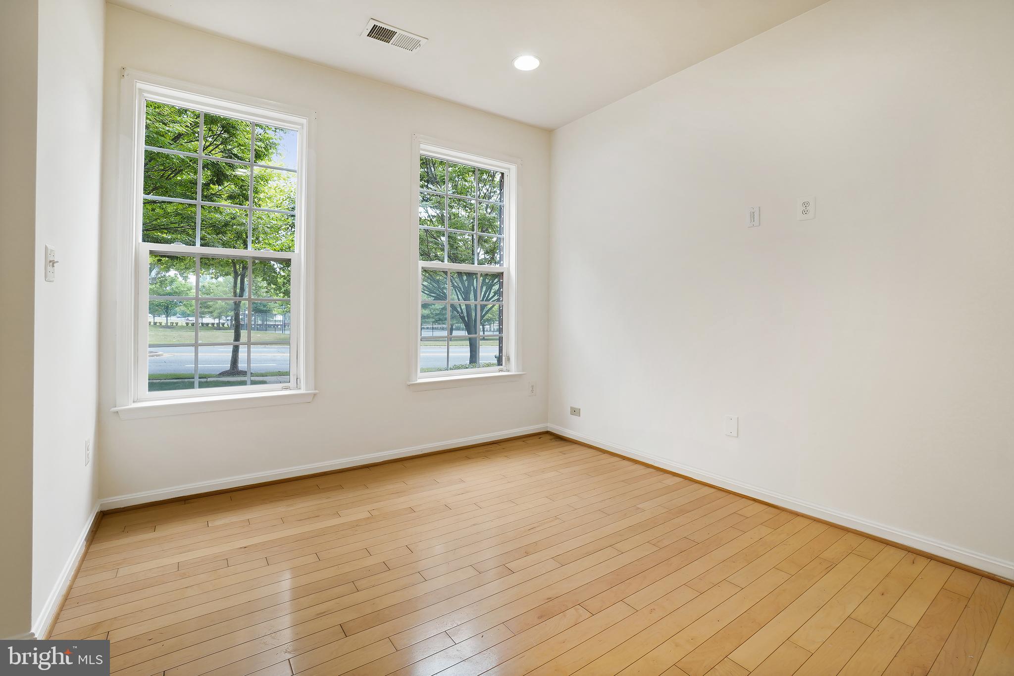 RETREAT AT FAIRWOOD TOWN - Residential