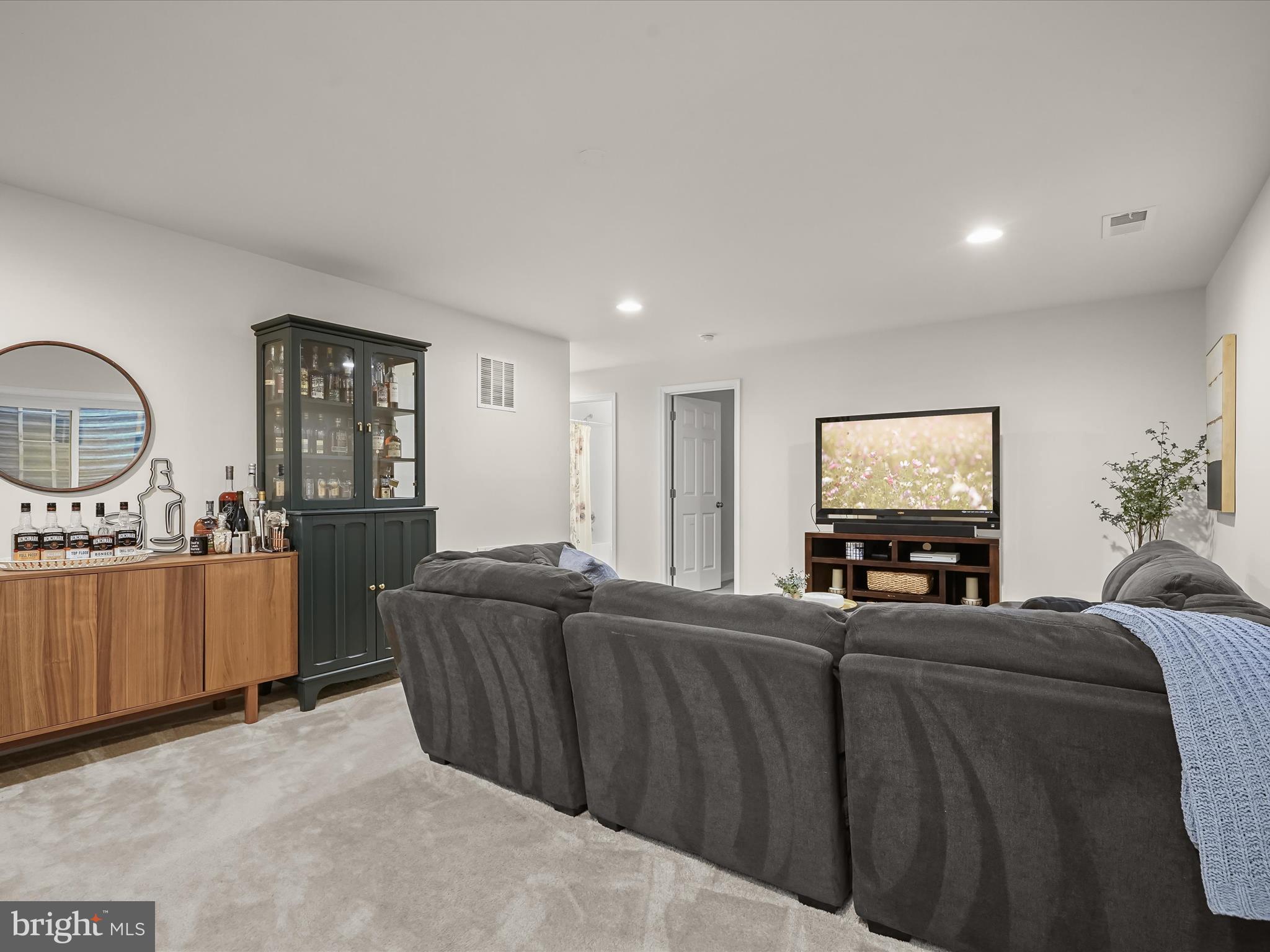 MAYFAIR - Residential