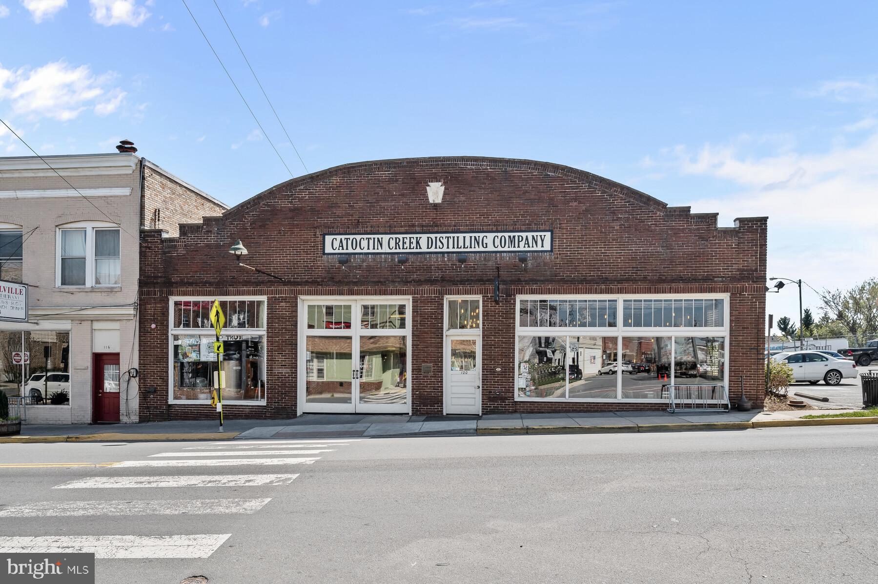 MAYFAIR - Residential