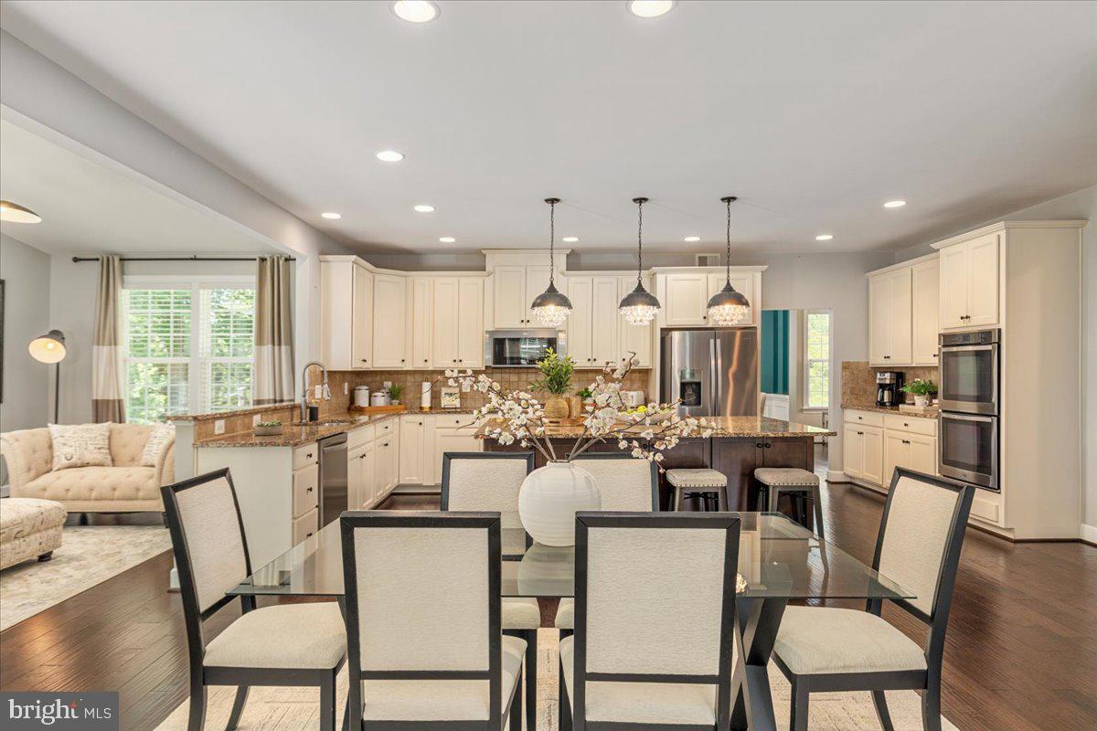 CREIGHTON FARMS - Residential