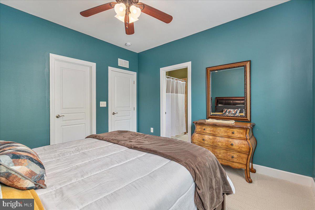 CREIGHTON FARMS - Residential