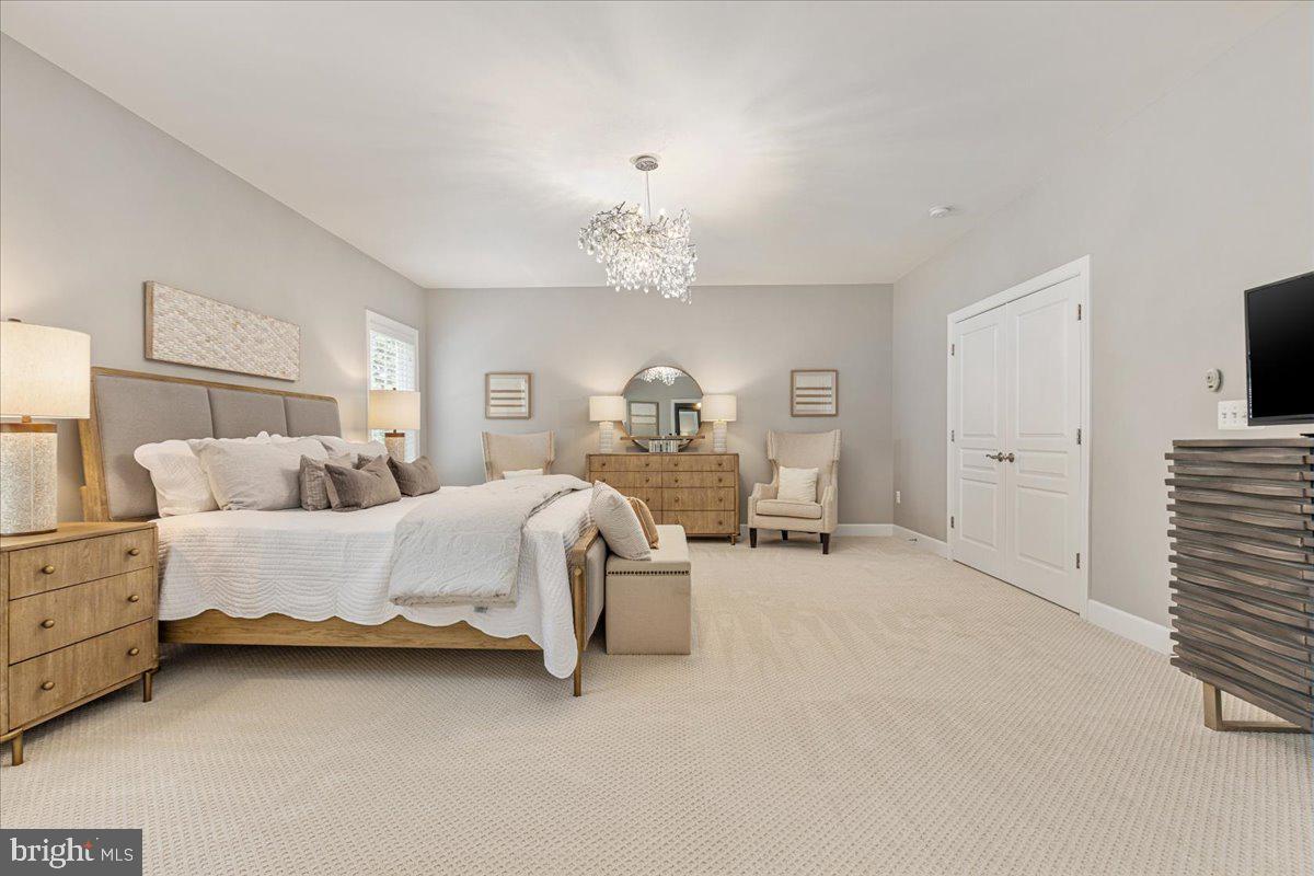 CREIGHTON FARMS - Residential