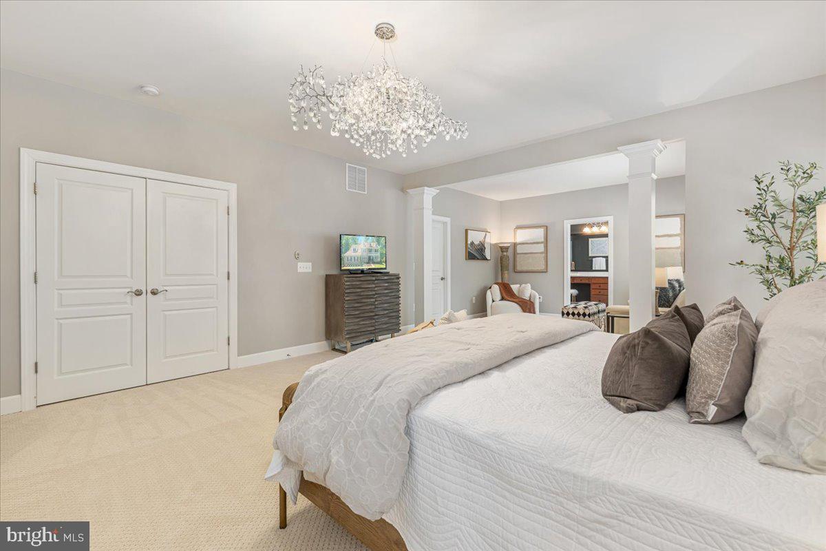 CREIGHTON FARMS - Residential