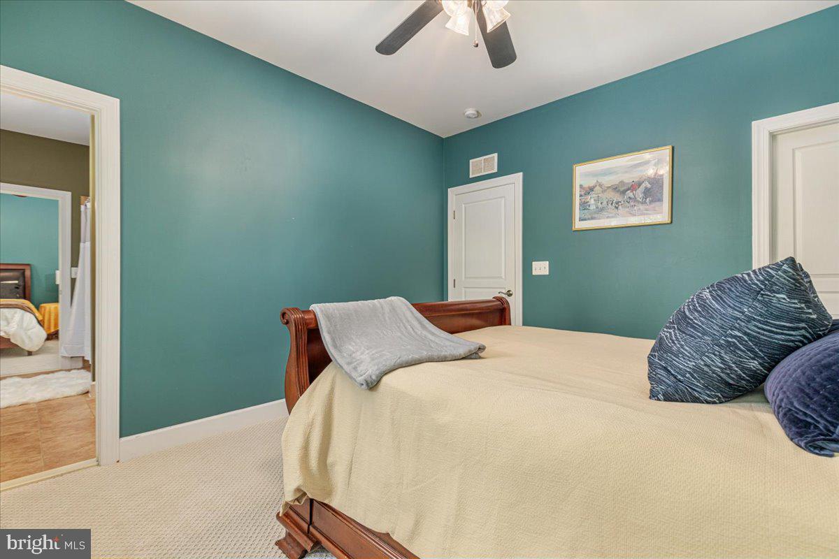 CREIGHTON FARMS - Residential