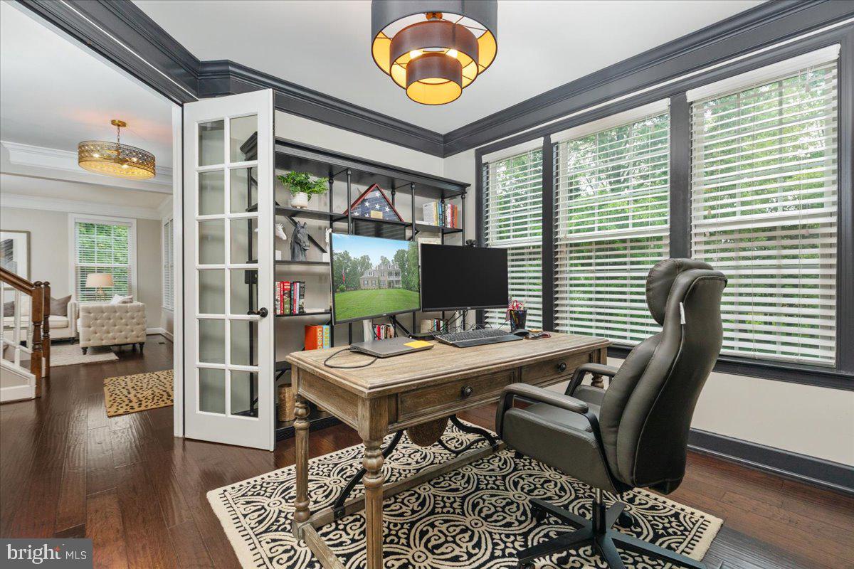 CREIGHTON FARMS - Residential