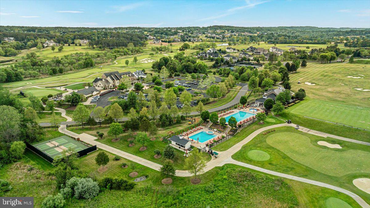 CREIGHTON FARMS - Residential