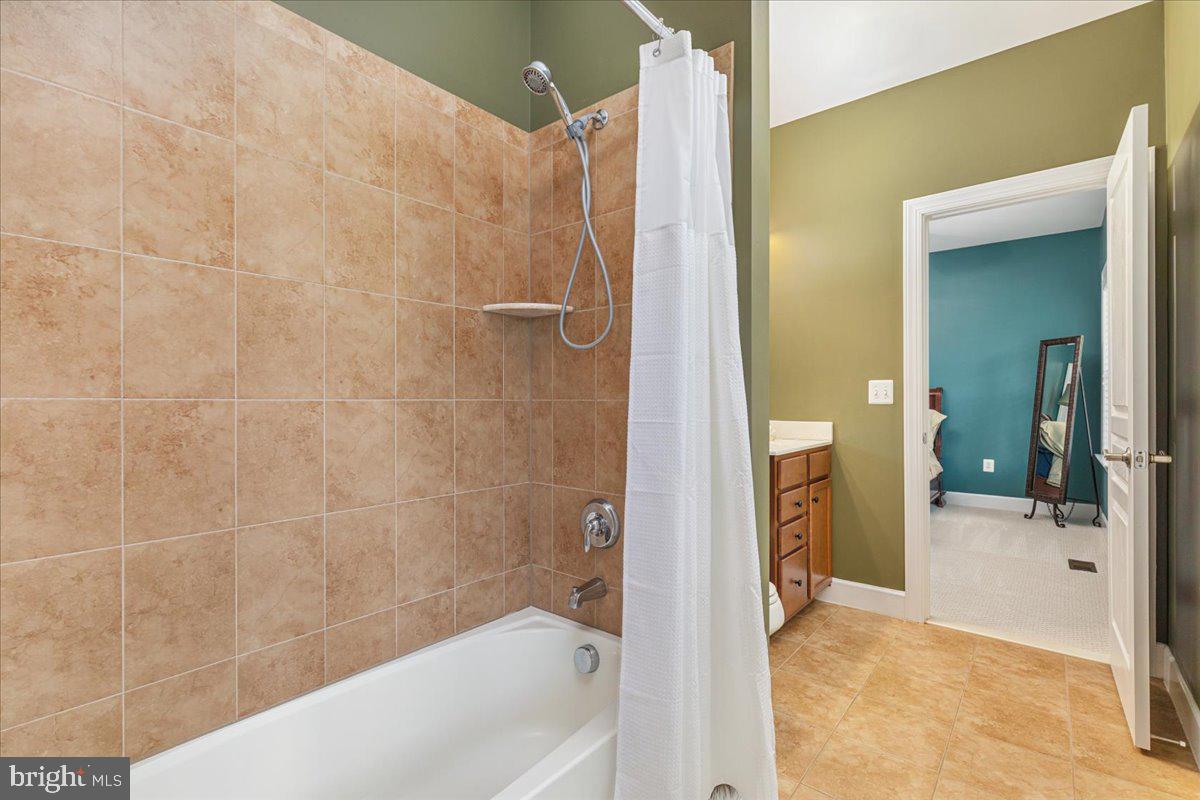 CREIGHTON FARMS - Residential