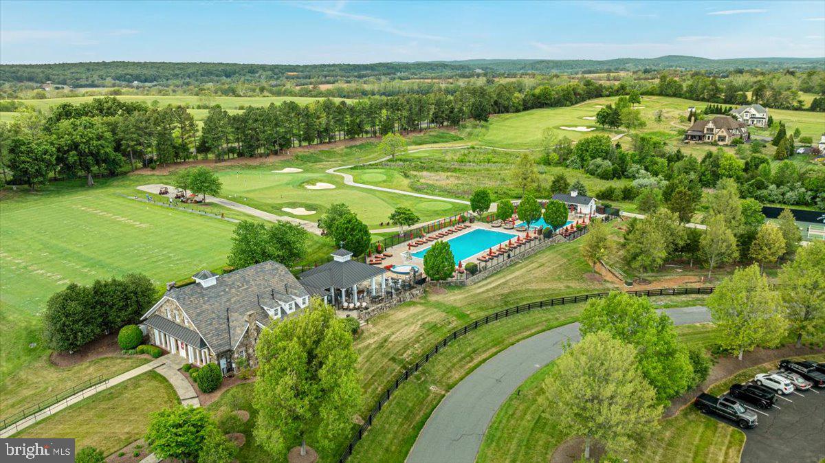 CREIGHTON FARMS - Residential