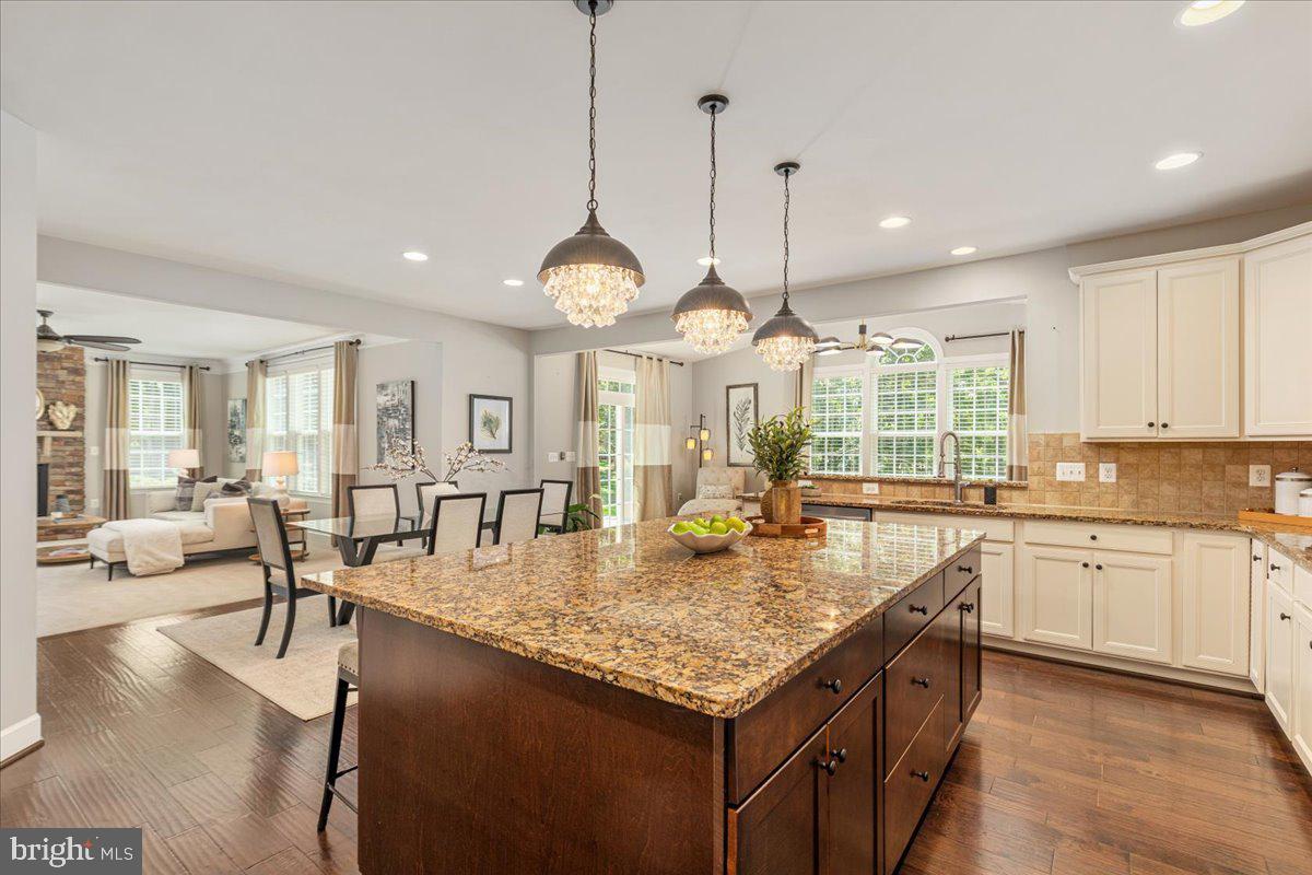 CREIGHTON FARMS - Residential