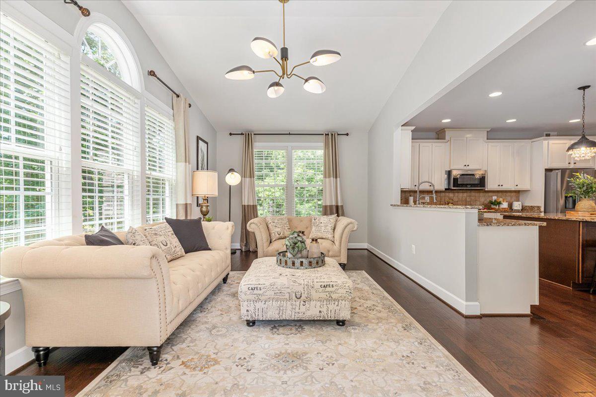 CREIGHTON FARMS - Residential