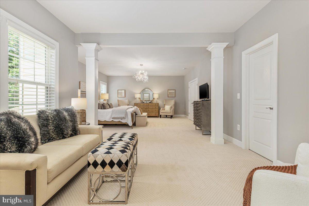 CREIGHTON FARMS - Residential