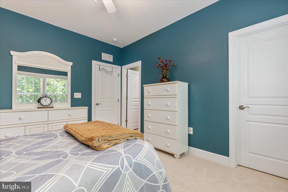 CREIGHTON FARMS - Residential