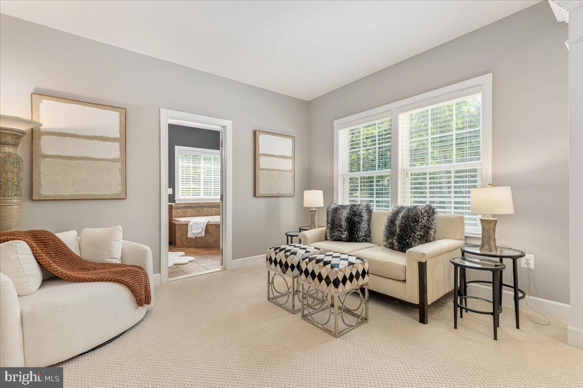 CREIGHTON FARMS - Residential