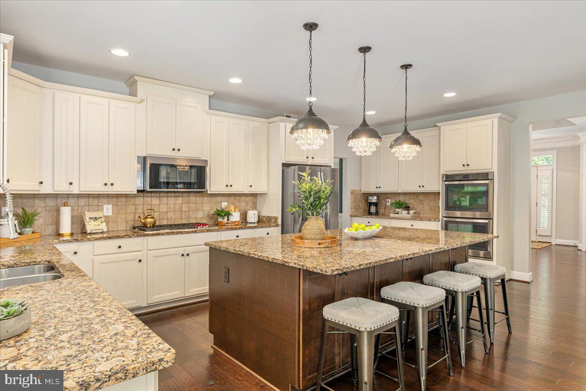CREIGHTON FARMS - Residential