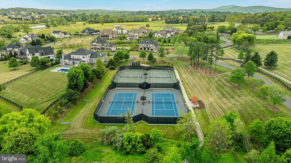 CREIGHTON FARMS - Residential