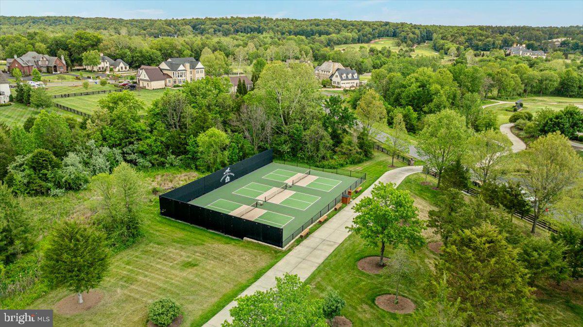 CREIGHTON FARMS - Residential