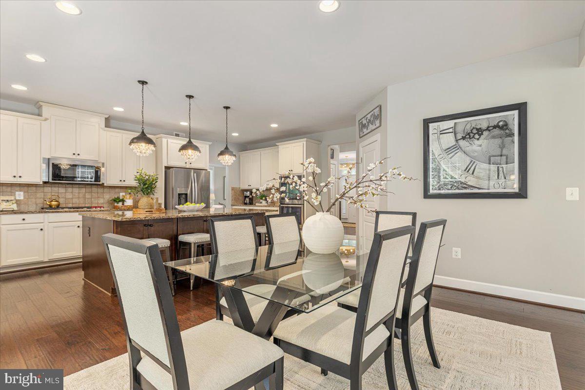CREIGHTON FARMS - Residential