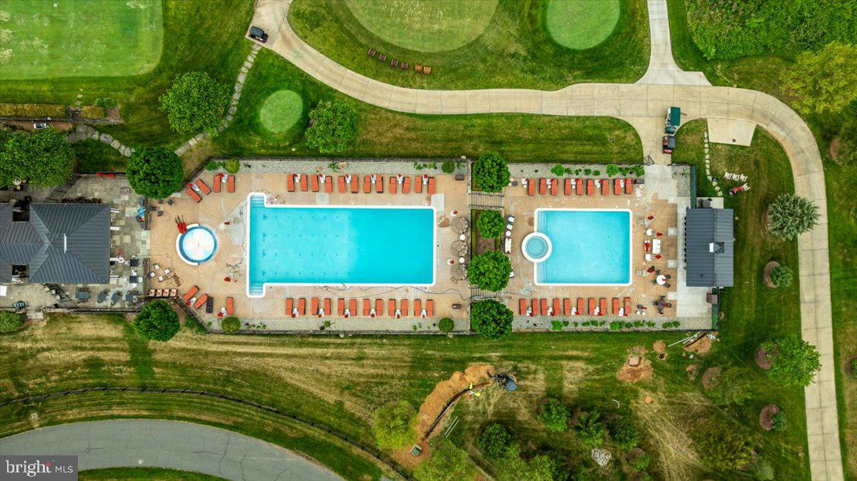 CREIGHTON FARMS - Residential