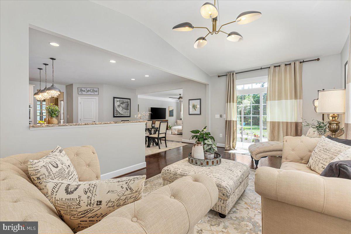 CREIGHTON FARMS - Residential