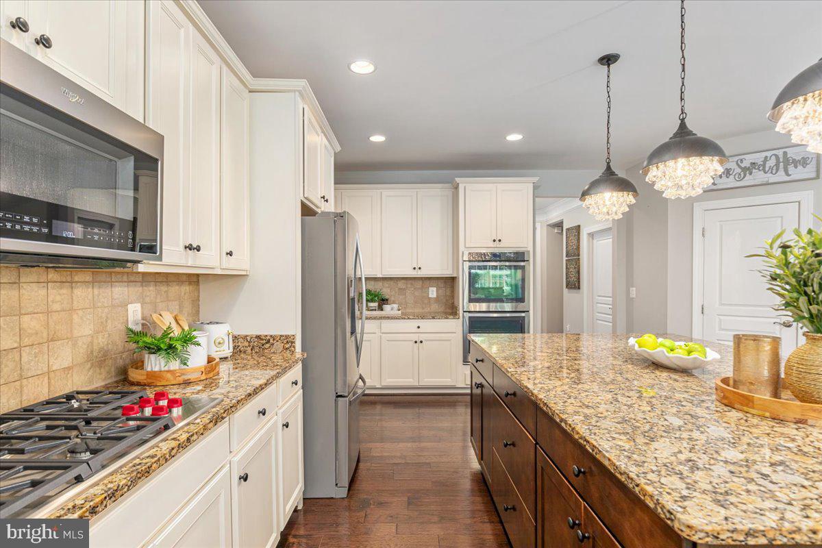 CREIGHTON FARMS - Residential