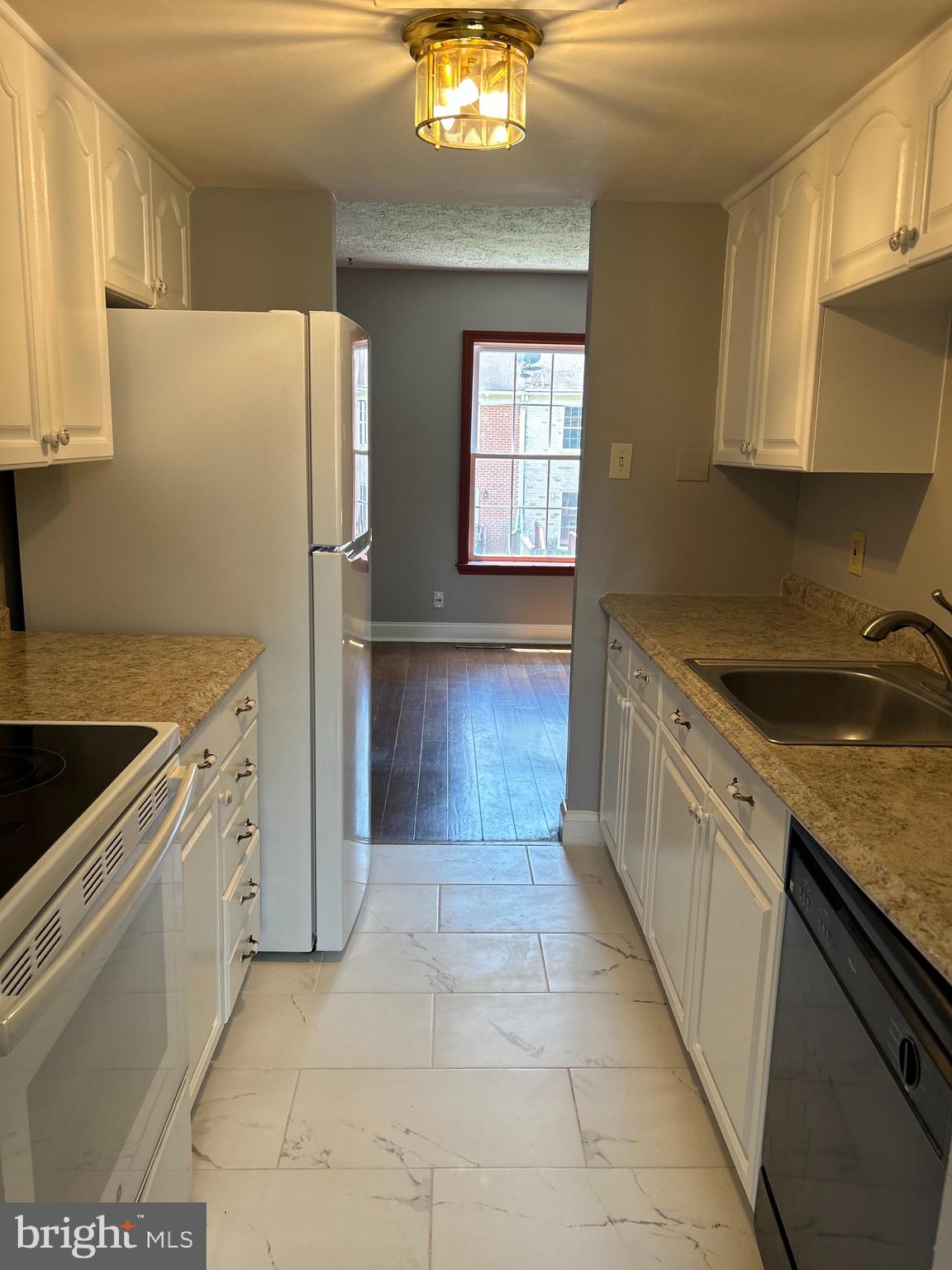 VILLAGE OF LONG REACH - Residential Lease