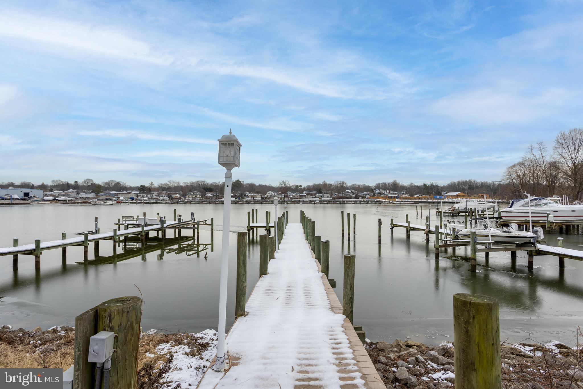 TAYLORS POINTE - Residential