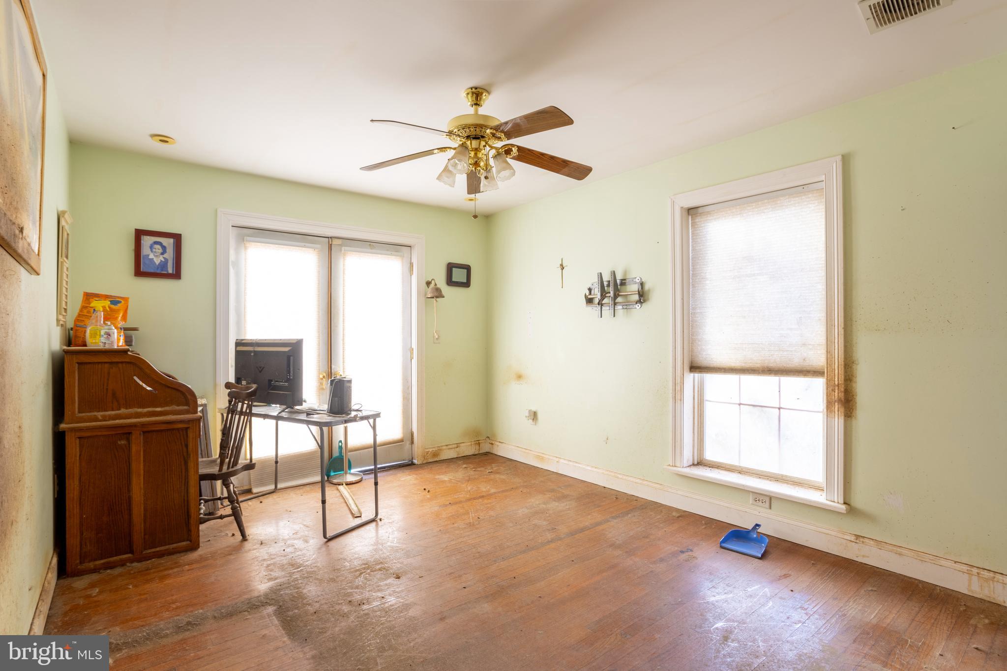 TAYLORS POINTE - Residential