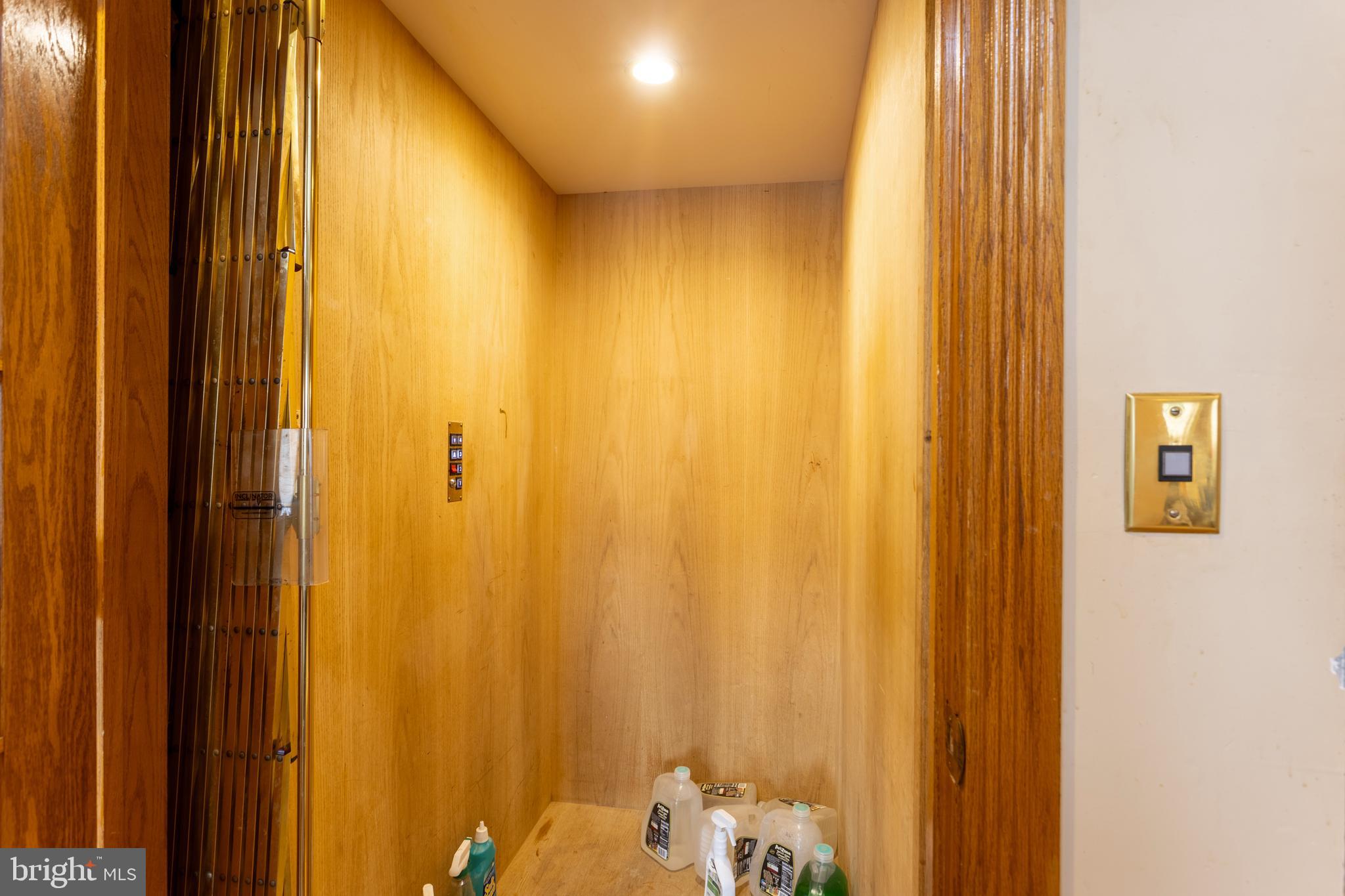 TAYLORS POINTE - Residential