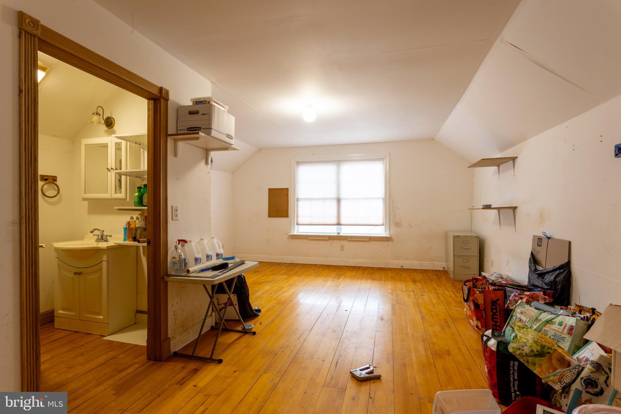 TAYLORS POINTE - Residential