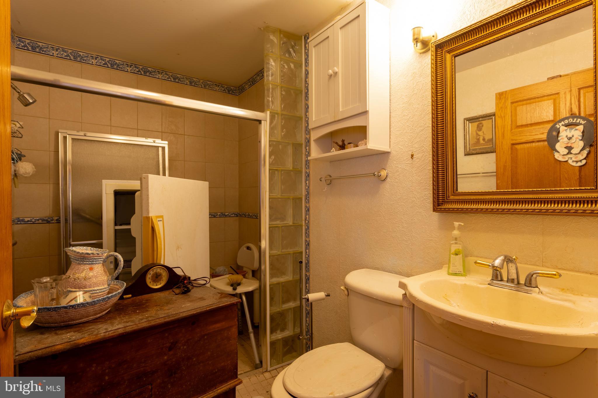 TAYLORS POINTE - Residential