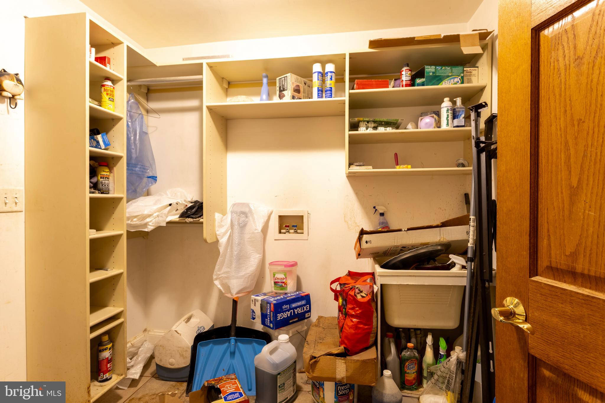 TAYLORS POINTE - Residential