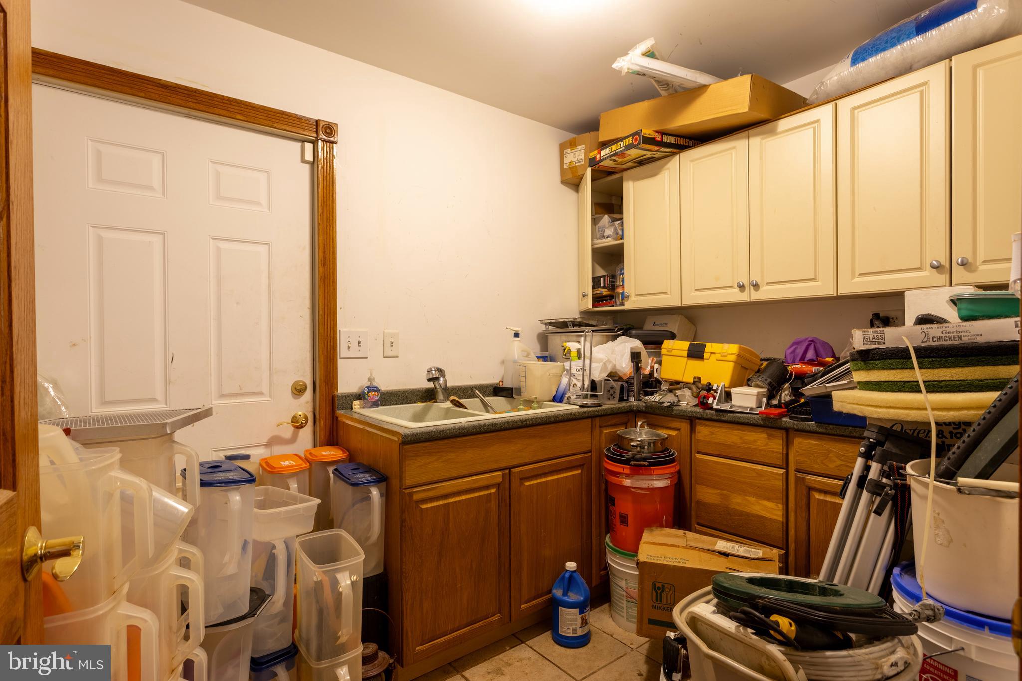 TAYLORS POINTE - Residential